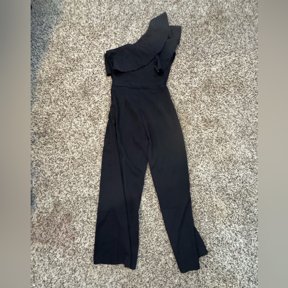 Elegant Black One-Shoulder Jumpsuit